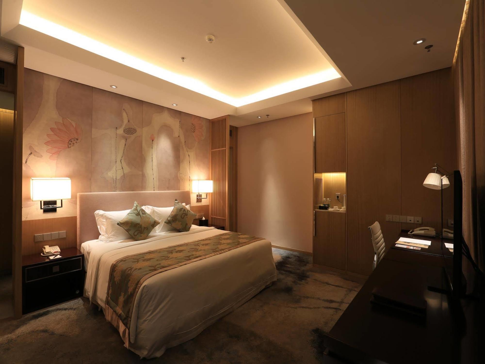 Yun Hotel Wuhan Buitenkant foto